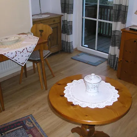 Haus Elfi בית הארחה *